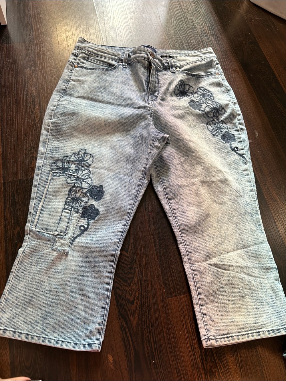 Bandolino Light Wash Straight Leg Jeans with Dark Blue Floral Embroidery